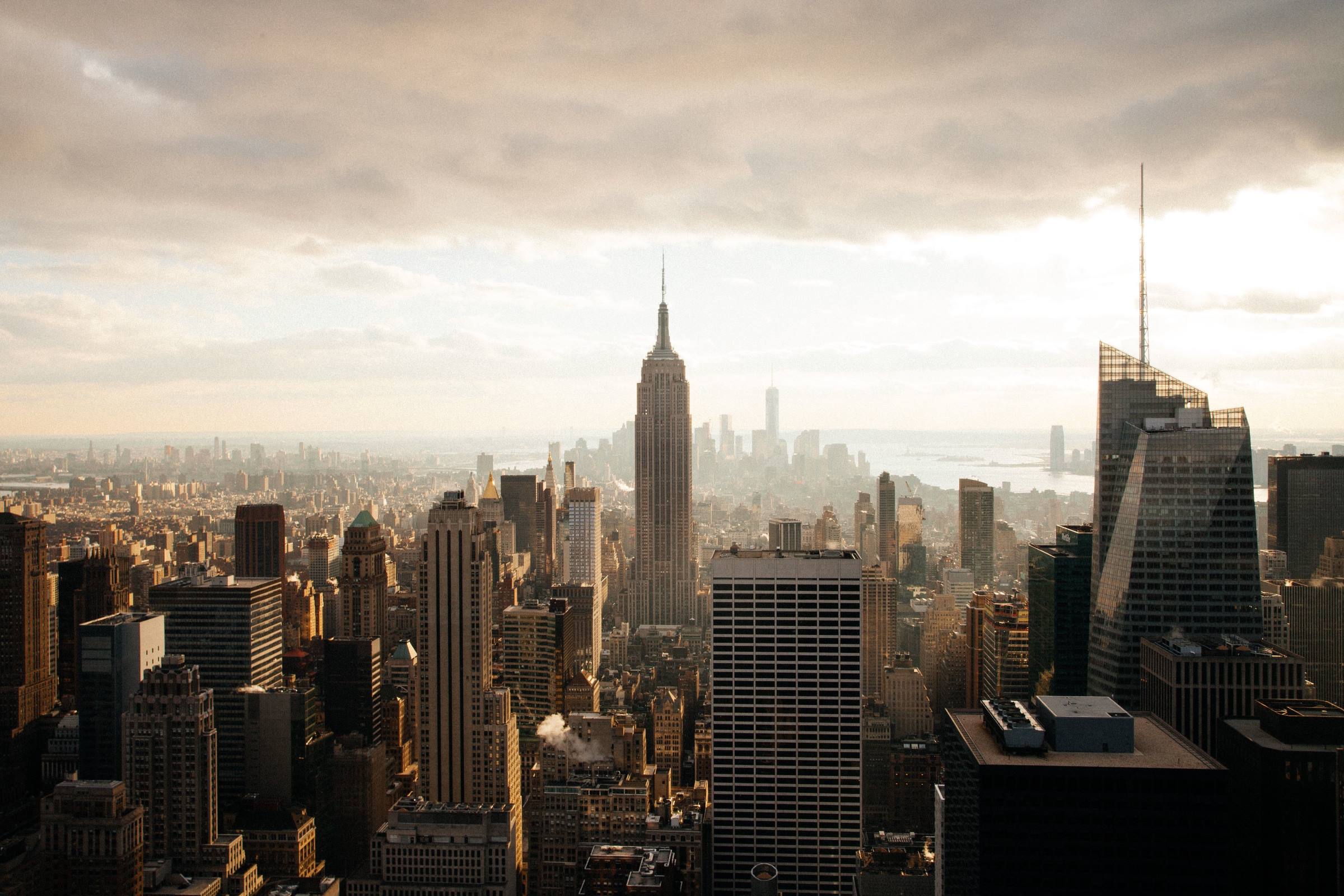 new york skyline empire state building