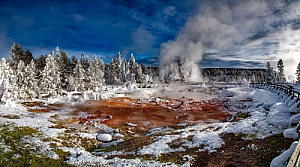 yellowstone national park geyser hot spring steam